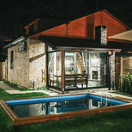 Serenity Garden Villa *